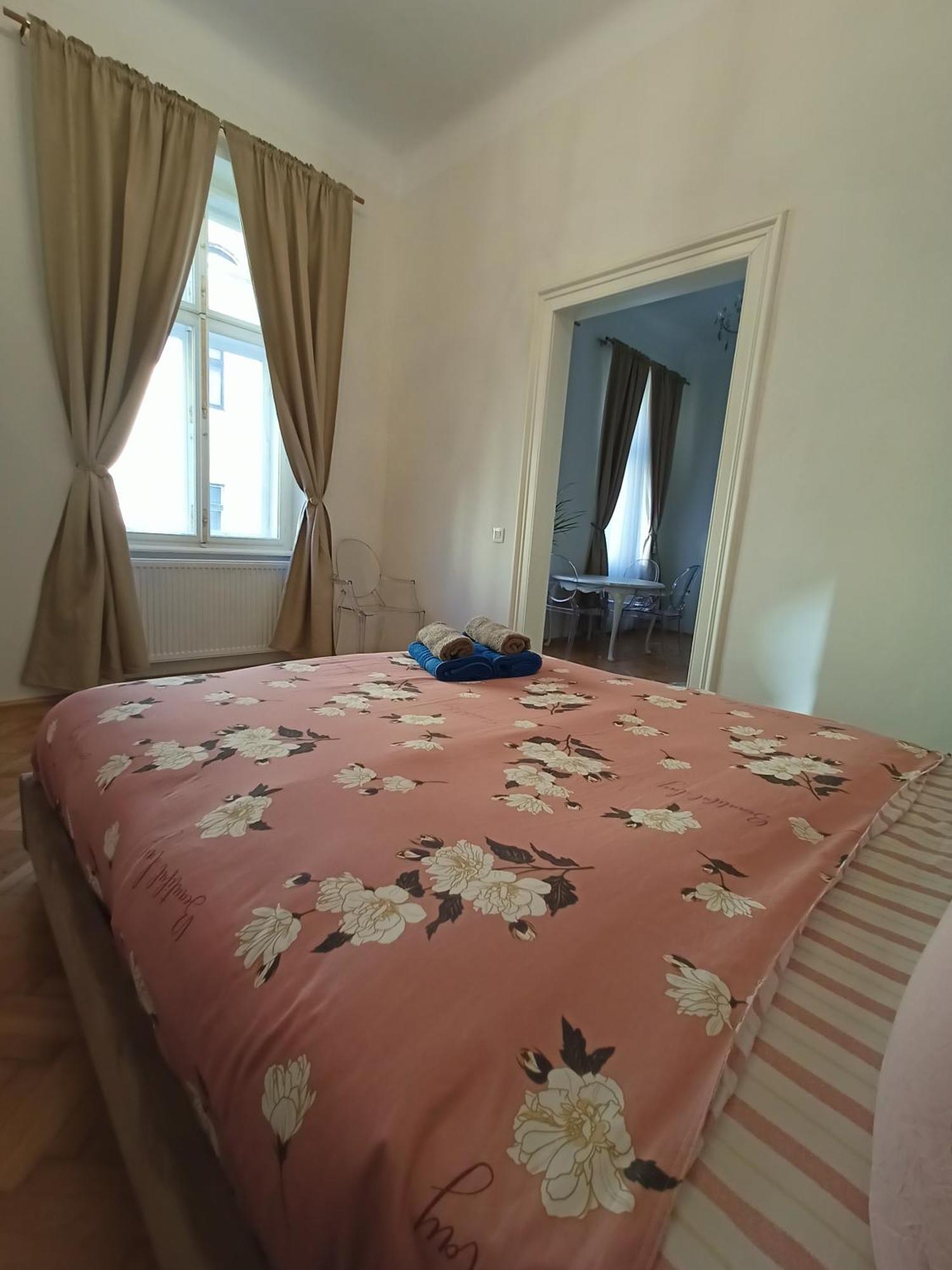 Garden Of Light Apartment Sibiu Exterior photo